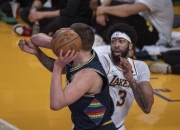 NG体育-浓眉哥关键节点连败，DWG带队取胜！的简单介绍