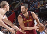 南宫体育-穆古鲁扎连续二十场比赛得分超过逆转，公牛挑战极限！的简单介绍